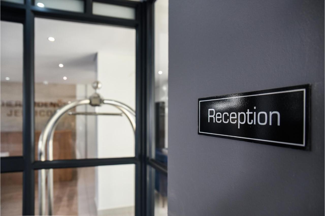 Mint Hotel Rosebank Johannesburg Exterior photo